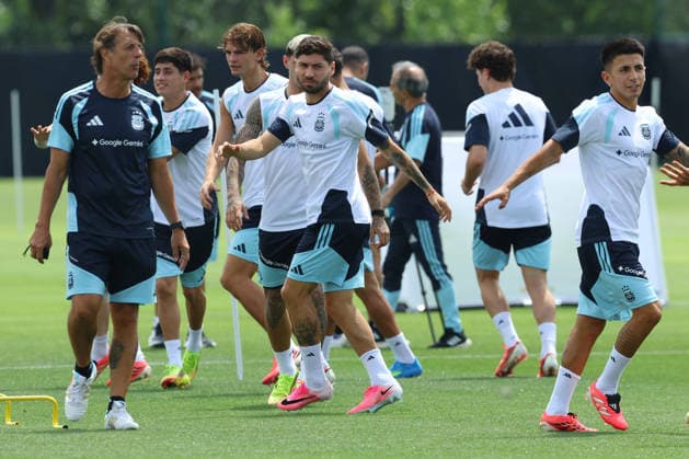 Argentina s players take part in a training session during the 2026 FIFA World Cup football tournament at Sporting KC Training Centre in Kansas City on June 13, 2026 ¨ Photo by Alejandro PAGNI PHOTOxPHOTO KANSAS CITY UNITED STATES Copyright: xALEJANDROxPAGNIx