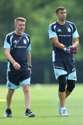Argentina™s goalkeeper Emiliano Martinez R and his physiotherapist Pablo Capuchetti during a training session during the 2026 FIFA World Cup football tournament at Sporting KC Training Centre in Kansas City on June 13, 2026 ¨ Photo by Alejandro PAGNI PHOTOxPHOTO KANSAS CITY UNITED STATES Copyright: xALEJANDROxPAGNIx