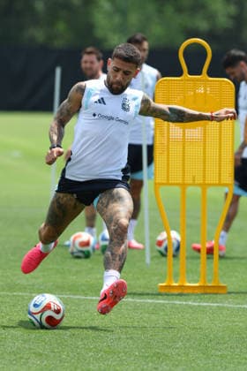 Argentina s defender Nicolas Otamendi takes part in a training session during the 2026 FIFA World Cup football tournament at Sporting KC Training Centre in Kansas City on June 13, 2026 ¨ Photo by Alejandro PAGNI PHOTOxPHOTO KANSAS CITY UNITED STATES Copyright: xALEJANDROxPAGNIx