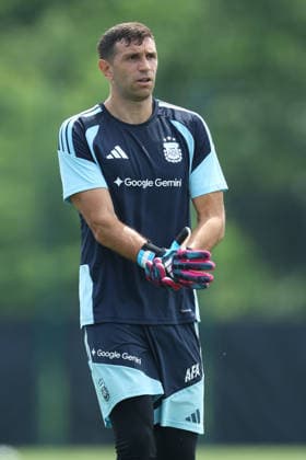 Argentina™s goalkeeper Emiliano Martinez during a training session during the 2026 FIFA World Cup football tournament at Sporting KC Training Centre in Kansas City on June 13, 2026 ¨ Photo by Alejandro PAGNI PHOTOxPHOTO KANSAS CITY UNITED STATES Copyright: xALEJANDROxPAGNIx