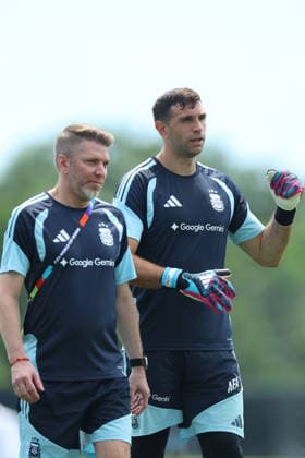 Argentina™s goalkeeper Emiliano Martinez R and his physiotherapist Pablo Capuchetti during a training session during the 2026 FIFA World Cup football tournament at Sporting KC Training Centre in Kansas City on June 13, 2026 ¨ Photo by Alejandro PAGNI PHOTOxPHOTO KANSAS CITY UNITED STATES Copyright: xALEJANDROxPAGNIx