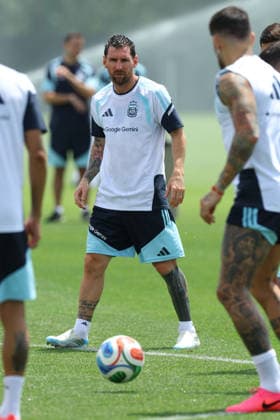 Argentina s forward Lionel Messi takes part in a training session during the 2026 FIFA World Cup football tournament at Sporting KC Training Centre in Kansas City on June 13, 2026 ¨ Photo by Alejandro PAGNI PHOTOxPHOTO KANSAS CITY UNITED STATES Copyright: xALEJANDROxPAGNIx