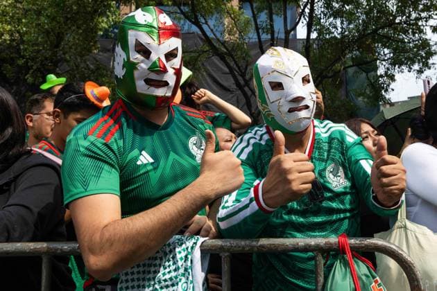 Mexico City hosts The Ball Returns Home World Cup parade MEXICO CITY, MEXICO JUNE 13, 2026: Performers, artists and spectators take part in The Ball Returns Home, a World Cup parade organized by the Mexico City Ministry of Culture as part of the celebrations surrounding the opening of the 2026 FIFA World Cup, WM, Weltmeisterschaft, Fussball The event brought together residents and visitors in the Mexican capital for a procession featuring cultural performances, music and artistic displays highlighting Mexico s history, identity and connection to football. Mexico City Mexico Copyright: x xCristianxLeyvax xJNAxPressx
