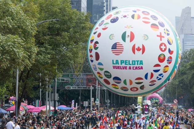 Mexico City hosts The Ball Returns Home World Cup parade MEXICO CITY, MEXICO JUNE 13, 2026: Performers, artists and spectators take part in The Ball Returns Home, a World Cup parade organized by the Mexico City Ministry of Culture as part of the celebrations surrounding the opening of the 2026 FIFA World Cup, WM, Weltmeisterschaft, Fussball The event brought together residents and visitors in the Mexican capital for a procession featuring cultural performances, music and artistic displays highlighting Mexico s history, identity and connection to football. Mexico City Mexico Copyright: x xCristianxLeyvax xJNAxPressx
