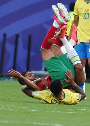 Football , World Cup 2026, FIFA WM 2026, Fussball World Cup , Canada USA, Mexico 2026, , Brazil vs Morocco, Brasil vs Marocco , Group Stage, Group C, 13 06 2026, Metlife Stadium New Jersey New York Ismail Saibari, Morocco, Gabriel Magalhaes, Morocco, Photo Chai von der Laage FIFA regulations prohibit any use of photographs as image sequences and or quasi video EDITORIAL USE ONLY,