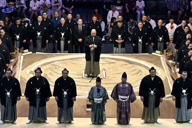 Sumo: Paris tournament Japan Sumo Association head Hakkaku (C) speaks during the opening ceremony of a two-day sumo tournament at Accor Arena in Paris on June 13, 2026.  A14AA0005618584P