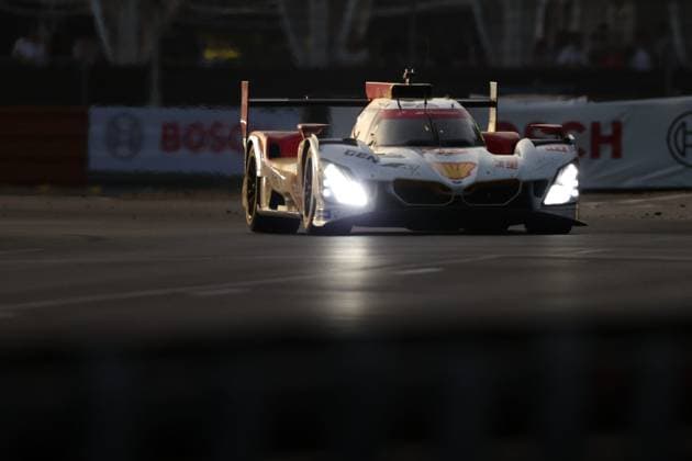 24 Heures du Mans automobile Alexandre Dimou ALEXPRESS MAXPPP - BMW LMP1 Robin Frijns - Rene Rast - Sheldon van der Linde BMW LMP1 Robin Frijns - Rene Rast - Sheldon van der Linde lors des 24H du Mans 2026 Alexandre Dimou Agence Alexpress 24 Hours of Le Mans Automobile Le Mans France  Copyright: xALEXPRESS MAXPPPxAlexandrexDimoux DIM202606149417 DIM202606149417