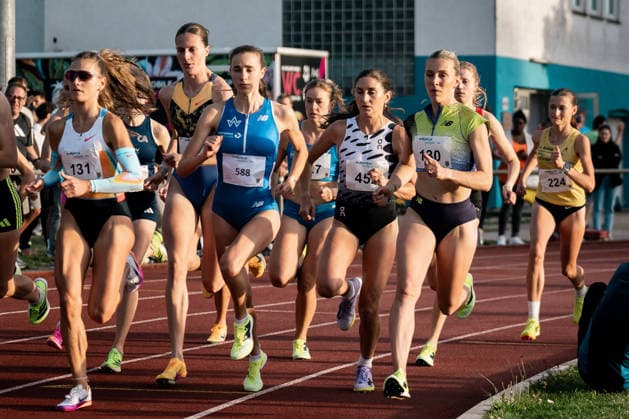 Meisl Verena TV Wattenscheid 01, 588, 1500m Women , Nele Wessel Koenigsteiner LV, 130, 1500m Women , Krause Gesa Felicitas Silvesterlauf Trier, 452, 1500m Women , GER, Leichtathletik, Athletics, Merck Laufgala, Pfungstadt, 13 06 2026, GER, Leichtathletik, Athletics, Merck Laufgala, Pfungstadt, 13 06 2026 Pfungstadt Copyright: xStefanxMayerx EP_SMR