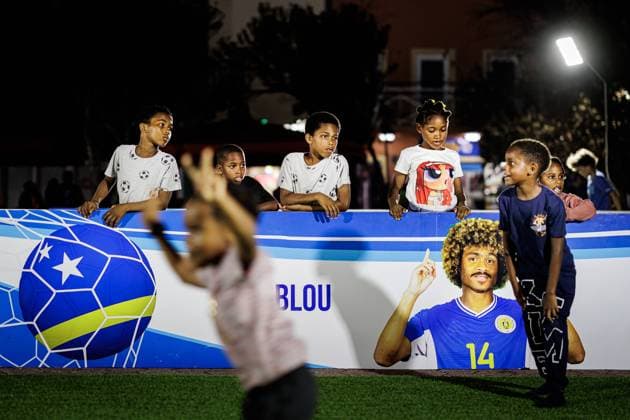 WILLEMSTAD - Children play on two small football pitches on Brionplein that were specially constructed for the World Cup. For Curacao, the World Cup begins with a match against Germany. RAMON VAN FLYMEN ANP netherlands out - belgium out  Copyright: xx x560892744x originalFilename: 560892744.jpg Willemstad WILLEMSTAD - Children play on two small football pitches on Brionplein that were specially constructed for the World Cup xVIxIMAGO ANPxIVx imago images 0859038395 originalFilename: 0859038395st.jpg