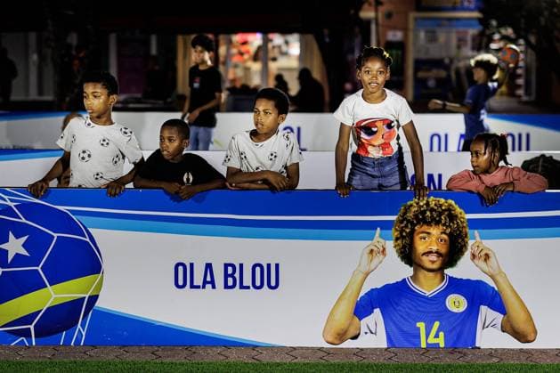 WILLEMSTAD - Children play on two small football pitches on Brionplein that were specially constructed for the World Cup. For Curacao, the World Cup begins with a match against Germany. RAMON VAN FLYMEN ANP netherlands out - belgium out  Copyright: xx x560892757x originalFilename: 560892757.jpg Willemstad WILLEMSTAD - Children play on two small football pitches on Brionplein that were specially constructed for the World Cup xVIxIMAGO ANPxIVx imago images 0859038437 originalFilename: 0859038437st.jpg