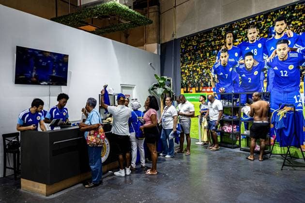 WILLEMSTAD - Busy at the official World Cup merchandise store. For Curacao, the football World Cup begins with a match against Germany. RAMON VAN FLYMEN ANP netherlands out - belgium out  Copyright: xx x560918858x originalFilename: 560918858.jpg Willemstad WILLEMSTAD - Busy at the official World Cup merchandise store. For Curacao, the football World Cup begins with a match a xVIxIMAGO ANPxIVx imago images 0859046764 originalFilename: 0859046764st.jpg