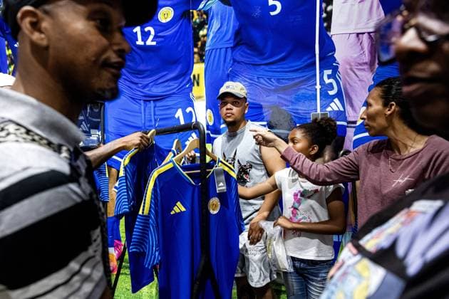 WILLEMSTAD - Busy at the official World Cup merchandise store. For Curacao, the football World Cup begins with a match against Germany. RAMON VAN FLYMEN ANP netherlands out - belgium out  Copyright: xx x560918894x originalFilename: 560918894.jpg Willemstad WILLEMSTAD - Busy at the official World Cup merchandise store. For Curacao, the football World Cup begins with a match a xVIxIMAGO ANPxIVx imago images 0859046813 originalFilename: 0859046813st.jpg
