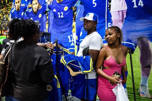 WILLEMSTAD - Busy at the official World Cup merchandise store. For Curacao, the football World Cup begins with a match against Germany. RAMON VAN FLYMEN ANP netherlands out - belgium out  Copyright: xx x560918903x originalFilename: 560918903.jpg Willemstad WILLEMSTAD - Busy at the official World Cup merchandise store. For Curacao, the football World Cup begins with a match a xVIxIMAGO ANPxIVx imago images 0859046816 originalFilename: 0859046816st.jpg