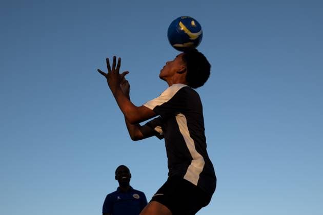 WILLEMSTAD - Youth footballers train on a small field in Willemstad. For Curacao, the World Cup begins with a match against Germany. RAMON VAN FLYMEN ANP netherlands out - belgium out Willemstad xVIxxIVx 560949114 originalFilename: 0859065640st.jpg