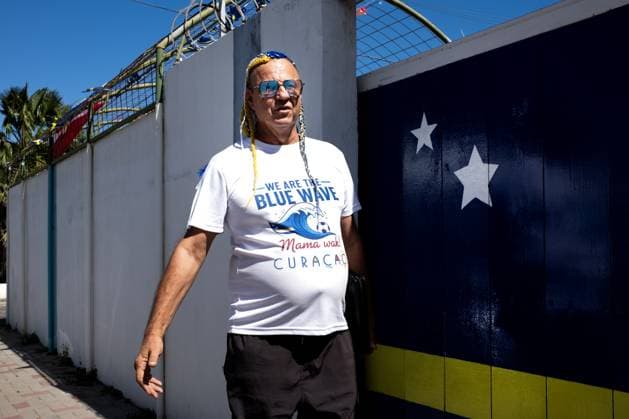 WILLEMSTAD - A man with dreadlocks has dyed his hair the colors of Curacao. For Curacao, the football World Cup begins with a match against Germany. RAMON VAN FLYMEN ANP netherlands out - belgium out Willemstad xVIxxIVx 560949886 originalFilename: 0859065925st.jpg