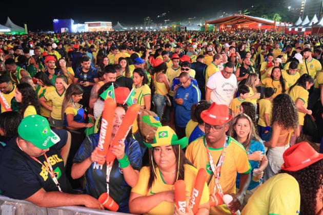Brasil x Marrocos fan fest Rj RIO DE JANEIRO, RJ - 13.06.2026: BRASIL X MARROCOS FAN FEST RJ - Fans at the end of the Brazil vs. Morocco game at the fan fest held on Copacabana Beach in Rio de Janeiro, RJ. (Photo: Luiz Gomes Fotoarena) x2961321x  LuizxGomes