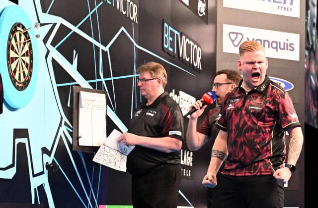 11 06 2026, xhbx, Dart World Cup of Darts 2026, v l Mike de Decker Belgium jubeln jubelt DFL DFB REGULATIONS PROHIBIT ANY USE OF PHOTOGRAPHS as IMAGE SEQUENCES and or QUASI VIDEO Frankfurt