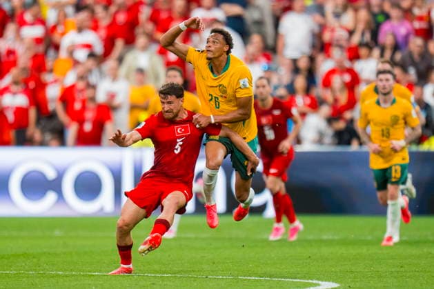 FIFA World Cup, WM, Weltmeisterschaft, Fussball 2026 - Group D - Australia vs Turkey Salih Ozcan of Turkey battles with Tete Yengi of Australia in the second half during the FIFA World Cup 2026 group stage match Australia against Turkey, in Vancouver, Canada, 13 June 2026. VANCOUVER Canada  Copyright: xBOBxFRIDx