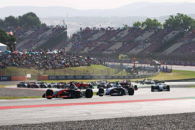 AUTO - FORMULA 3 2026 - BARCELONA Start of the race,14 YAMAKOSHI Hiyu (jpn), Van Amersfoort Racing, Dallara F3 2025, action leads the group during the 3rd round of the 2026 FIA Formula 3 Championship from June 12 to 14, 2026 on the Circuit de Barcelona-Catalunya, in Montmelo, Spain - MontmeloSpain  Copyright: xEricxAlonsox