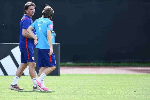 Alexandria, USA, 130626. Croatian head coach Zlatko Dalic and capitain Luka Modric during the training of the Croatian football national team, Nationalteam in the base camp at Episcopal Highschool during the FIFA World Cup, WM, Weltmeisterschaft, Fussball Photo: Boris Kovacev CROPIX Copyright: xxBorisxKovacevx xCROPIXx trening_hrvatska6-130626