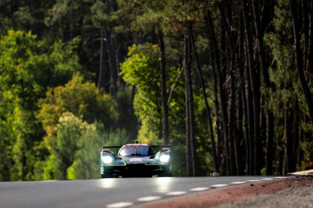 24 HEURES DU MANS 2026 - RACE - SUNDAY 009 RIBERAS Alex (esp), SORENSEN Marco (dnk), DE ANGELIS Roman (can), Aston Martin THOR Team, Aston Martin Valkyrie 009, Hypercar, action during the 24 Hours of Le Mans 2026, 3rd round of the 2026 FIA World Endurance Championship, on June 14, 2026 on the Circuit des 24 Heures du Mans in Le Mans, France - Le MansFrance  Copyright: xFabrizioxBoldonix