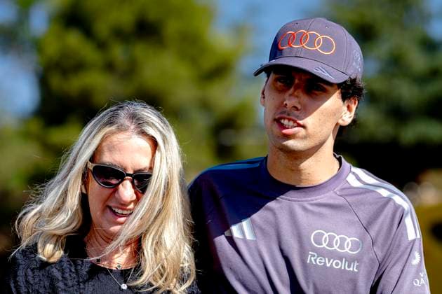 BARCELONA Formula 1 driver Gabriel Bortoleto of Audi Revolut F1 Team and mother Andrea Bortoleto during the Formula 1 Spain Catalonia at the Circuit de Barcelona Catalunya on June 14, 2026 in Barcelona, Spain Photo by DeFodi Images