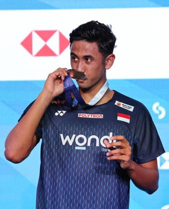 (260614) -- SYDNEY, June 14, 2026 -- Alwi Farhan of Indonesia poses during the awarding ceremony after the men s singles final between Dong Tianyao of China and Alwi Farhan of Indonesia at the Australian Badminton Open 2026 in Sydney, Australia, June 14, 2026. ) (SP)AUSTRALIA-SYDNEY-BADMINTON-AUSTRALIAN OPEN-MEN S SINGLES-FINAL GongxBing 