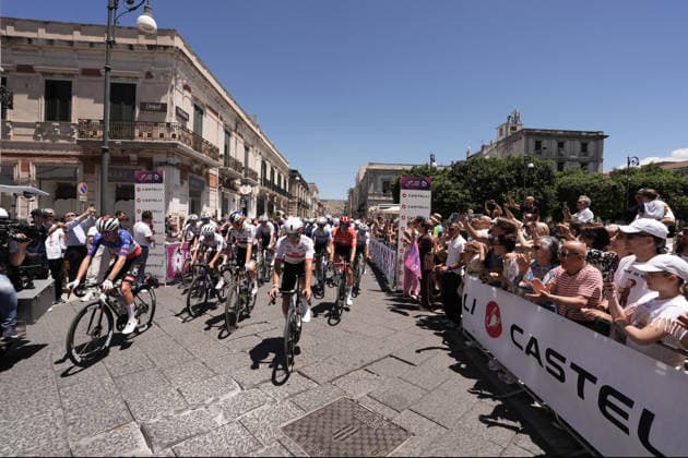 Start the race during Stage 1 of the Giro Next Generation from Reggio Calabria to Vibo Valentia Italy, Saturday June 14, 2026(Photo Massimo Paolone LaPresse)  Copyright: xMassimoxPaolone LaPressex