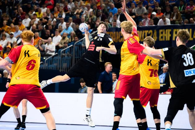 Cologne, Germany Handball EHF Youth Club Trophy Final Fuechse Berlin GOG Philipp Anastassiadis Berlin Cologne Lanxess Arena North Rhine-Westphalia Germany