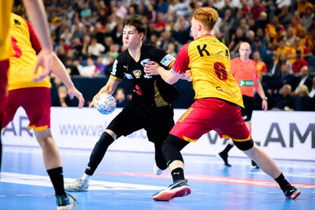 Cologne, Germany Handball EHF Youth Club Trophy Final Fuechse Berlin GOG Maxime Brodier Berlin , Lucas Laursen GOG Cologne Lanxess Arena Nordrhein Westfalen Germany