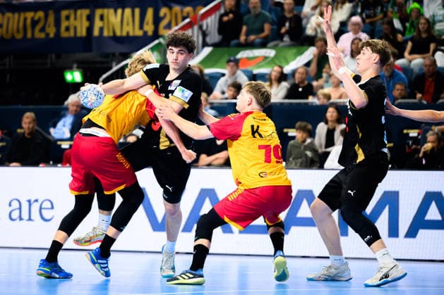 Cologne, Germany Handball EHF Youth Club Trophy Final Fuechse Berlin GOG Leo Nowak Berlin , Theodor Klarskov Knudsen GOG , Dominik Barth Berlin Cologne Lanxess Arena Nordrhein Westfalen Germany