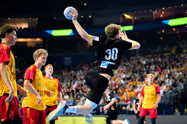 Cologne, Germany Handball EHF Youth Club Trophy Final Fuechse Berlin GOG Gustav Salokat Berlin Cologne Lanxess Arena North Rhine-Westphalia Germany
