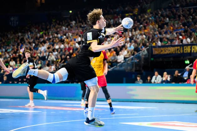 Cologne, Germany Handball EHF Youth Club Trophy Final Fuechse Berlin GOG Gustav Salokat Berlin Cologne Lanxess Arena North Rhine-Westphalia Germany