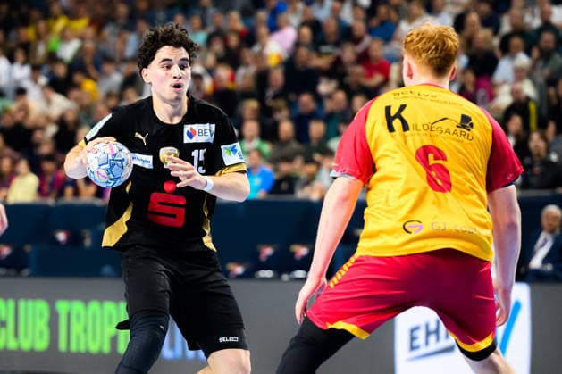 Cologne, Germany Handball EHF Youth Club Trophy Final Fuechse Berlin GOG Leo Nowak Berlin , Lucas Laursen GOG Cologne Lanxess Arena Nordrhein Westfalen Germany