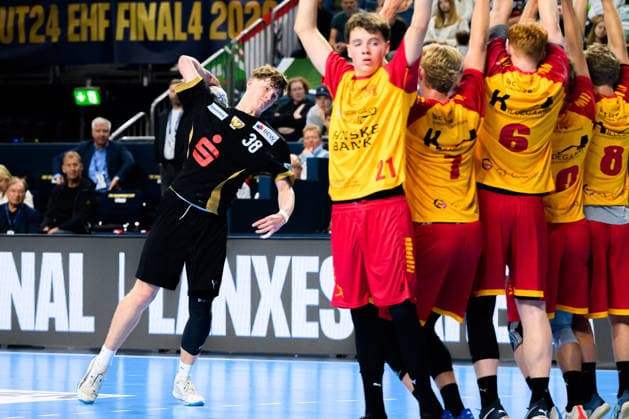 Cologne, Germany Handball EHF Youth Club Trophy Final Fuechse Berlin GOG Dominik Barth Berlin Cologne Lanxess Arena North Rhine-Westphalia Germany