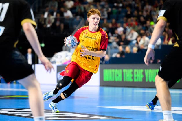 Cologne, Germany Handball EHF Youth Club Trophy Final Fuechse Berlin GOG Emil Kvistgaard Bak GOG Cologne Lanxess Arena North Rhine-Westphalia Germany