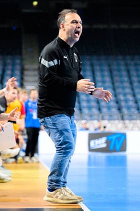 Cologne, Germany Handball EHF Youth Club Trophy Final Fuechse Berlin GOG Coach Bob Hanning Berlin angry, angry, angry, angry screams Cologne Lanxess Arena North Rhine-Westphalia Germany