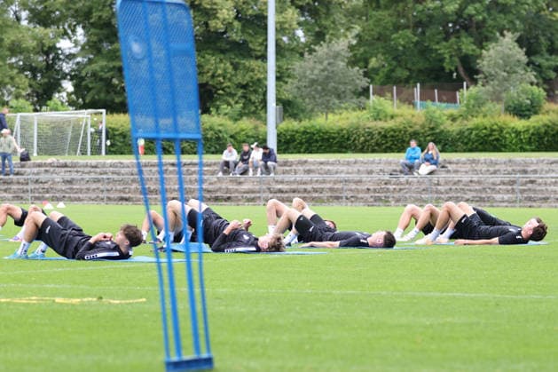 Soccer, Regionalliga, FC Schweinfurt 05 training kick-off 2026 2027 The players of FC Schweinfurt 05 stretch during the training kick-off Schweinfurt Riedel Bau Arena at Sachs Stadio Bayern Unterfranken Germany