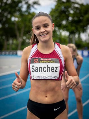 MANNHEIM, GERMANY - JUNE 14, 2026 : Jil Sanchez (SUI Switzerland) with thumbs up after winning the 100m hurdles U20 during the Juniorengala 2026 at Michael-Hoffmann-Stadion on June 14, 2026 in Mannheim, Germany. Baden-Wuerttemberg Germany Copyright: xAxelxKohringx