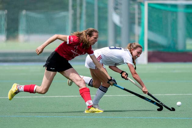 v li Fanny Rinne Cihlar TSVMH, 30 , Jule Reimold FHC, 19 , duel, duel, tackle, tackling, dynamics, action, action, 14 06 2026, Mannheim Germany , Hockey, 2 Bundesliga Group South, Women, Feudenheimer HC TSV Mannheim xozx