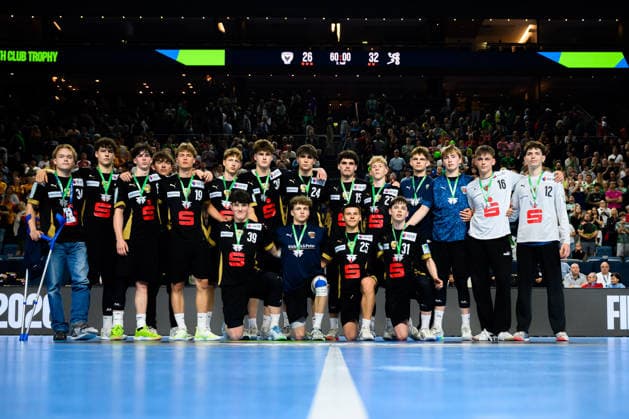 Cologne, Germany Handball EHF Youth Club Trophy Final Fuechse Berlin GOG the team of Berlin with the silver medal, group photo Cologne Lanxess Arena North Rhine-Westphalia Germany