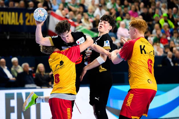 Cologne, Germany Handball EHF Youth Club Trophy Final Fuechse Berlin GOG Leo Nowak Berlin , Maxime Brodier Berlin , Lucas Laursen GOG Cologne Lanxess Arena Nordrhein Westfalen Germany