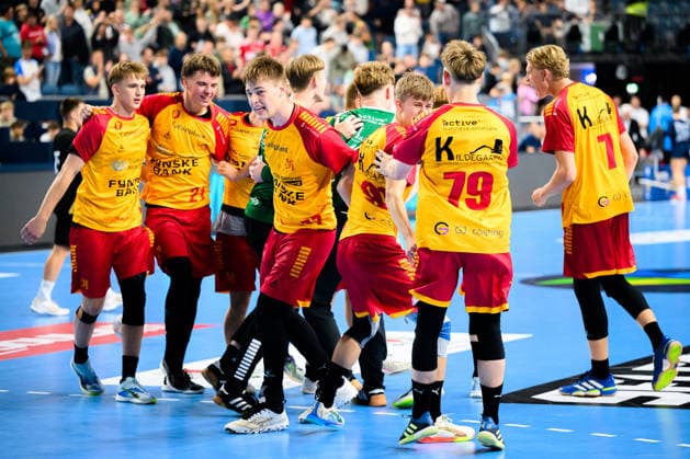 Cologne, Germany Handball EHF Youth Club Trophy Final Fuechse Berlin GOG the team of GOG Final cheer Final cheer Emotion Joy Cologne Lanxess Arena North Rhine-Westphalia Germany