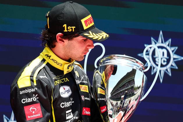 Race winner Rafael Camara of Brazil and Invicta Racing 1 lifts his trophy on the podium during the Round 5 Barcelona Feature race of the Formula 2 Championship , Race, F1 Grand Prix of Barcelona Catalunya, am 14 June 2026 in Barcelona, Spain Photo by Diogo Cardoso DeFodi Images Race winner Rafael Camara of Brazil and Invicta Racing 1 lifts his trophy on the podium during the Round 5 Barcelona Feature race of the Formula 2 Championship , Race, F1 Grand Prix of Barcelona Catalunya, Circuit de Barcelona Catalunya on June 14, 2026 in Barcelona, Spain Photo by Diogo Cardoso DeFodi Images