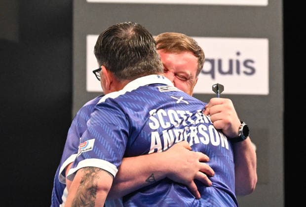14 06 2026, xhbx, Dart World Cup of Darts 2026, v l Cameron Menzies Scotland , Gary Anderson Scotland cheering after the end of the match DFL DFB REGULATIONS PROHIBIT ANY USE OF PHOTOGRAPHS as IMAGE SEQUENCES and or QUASI VIDEO Frankfurt