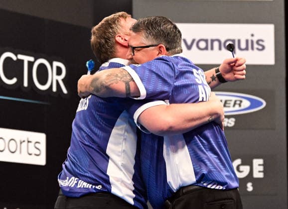 14 06 2026, xhbx, Dart World Cup of Darts 2026, v l Cameron Menzies Scotland , Gary Anderson Scotland cheering after the end of the match DFL DFB REGULATIONS PROHIBIT ANY USE OF PHOTOGRAPHS as IMAGE SEQUENCES and or QUASI VIDEO Frankfurt