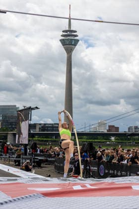 Flight Circus Düsseldorf, Germany 14 06 2026 DÜSSELDORF, GERMANY JUNE 14 PETERSHOFEN Friedelinde GER, SV Werder Bremen during the Flight Circus at Düsseldorf on June 14, 2026 in Düsseldorf, Germany Copyright: xBEAUTIFULxSPORTS PeterxWeberx