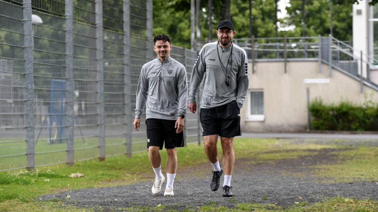 First Training session of 1.FC Schweinfurt , Sachs-Stadion Football, Regionalliga Bayern First Training session of 1.FC Schweinfurt 14 Jun 2026 Sachs-Stadion , Schweinfurt, Germany Image: New trainer Jan Gerlein, with Marcel Kühlinger, take 1.FC Schweinfurt back on the training field in preparation for the 2026 27 season. DFL REGULATIONS PROHIBIT ANY USE OF PHOTOGRAPHS AS IMAGE SEQUENCES AND OR QUASI-VIDEO Copyright: xPresseFotoxEvansx