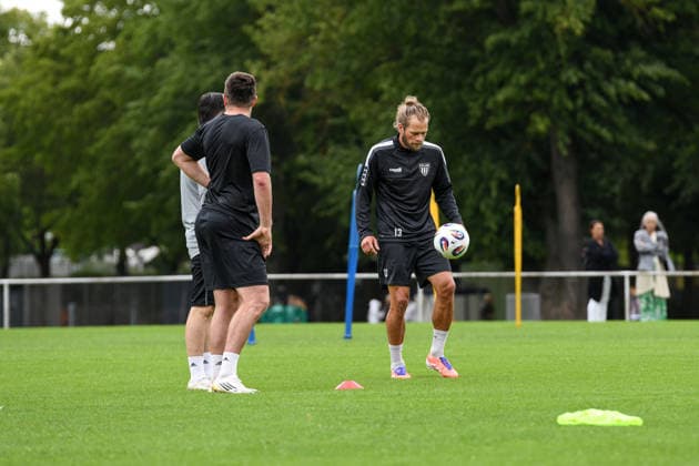 First Training session of 1.FC Schweinfurt , Sachs-Stadion Football, Regionalliga Bayern First Training session of 1.FC Schweinfurt 14 Jun 2026 Sachs-Stadion , Schweinfurt, Germany Image: FC Schweinfurt back on the training field being led by the new trainer, Jan Gerlein. DFL REGULATIONS PROHIBIT ANY USE OF PHOTOGRAPHS AS IMAGE SEQUENCES AND OR QUASI-VIDEO Copyright: xPresseFotoxEvansx