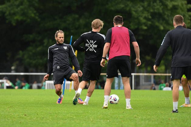 First Training session of 1.FC Schweinfurt , Sachs-Stadion Football, Regionalliga Bayern First Training session of 1.FC Schweinfurt 14 Jun 2026 Sachs-Stadion , Schweinfurt, Germany Image: FC Schweinfurt back on the training field being led by the new trainer, Jan Gerlein. DFL REGULATIONS PROHIBIT ANY USE OF PHOTOGRAPHS AS IMAGE SEQUENCES AND OR QUASI-VIDEO Copyright: xPresseFotoxEvansx